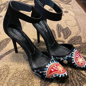 Charles black heels with cute design